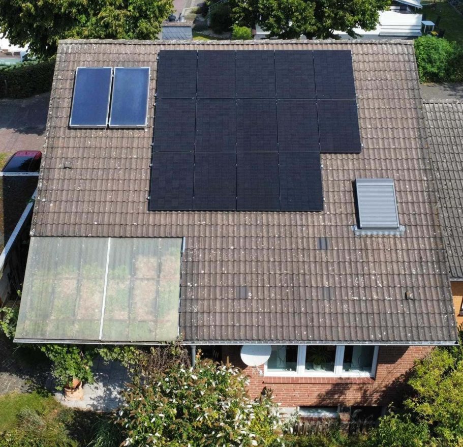 PV-Anlage in Paderborn auf der südlichen Dachfläche montiert